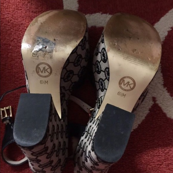 Shoes - Picture 2 of 5